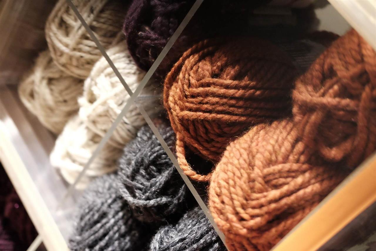 Strik dig ind i foråret med yndige farver